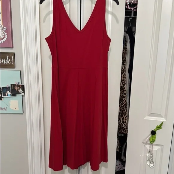 Red Scoop Neck Sleeveless Sundress - Picture 5 of 9